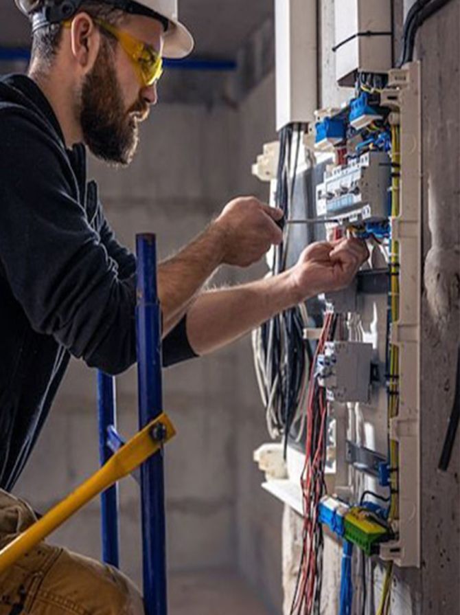 breaiker image860 1390